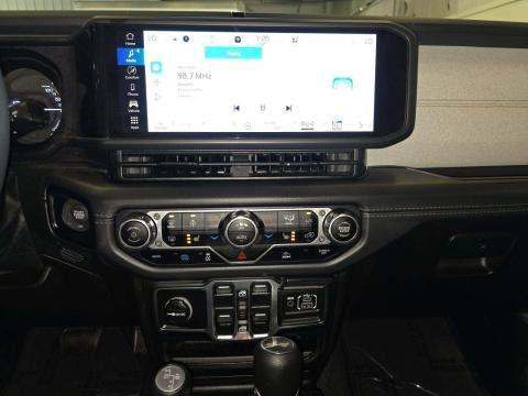 JEEP 4XE SAHARA - 10