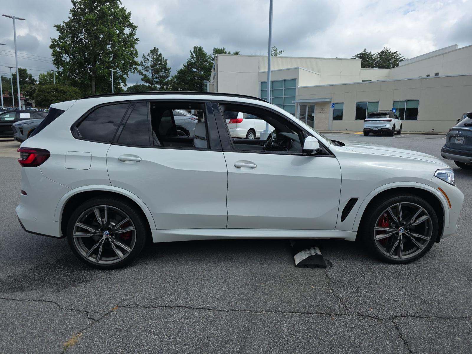 2023 BMW X5 M50i AWD