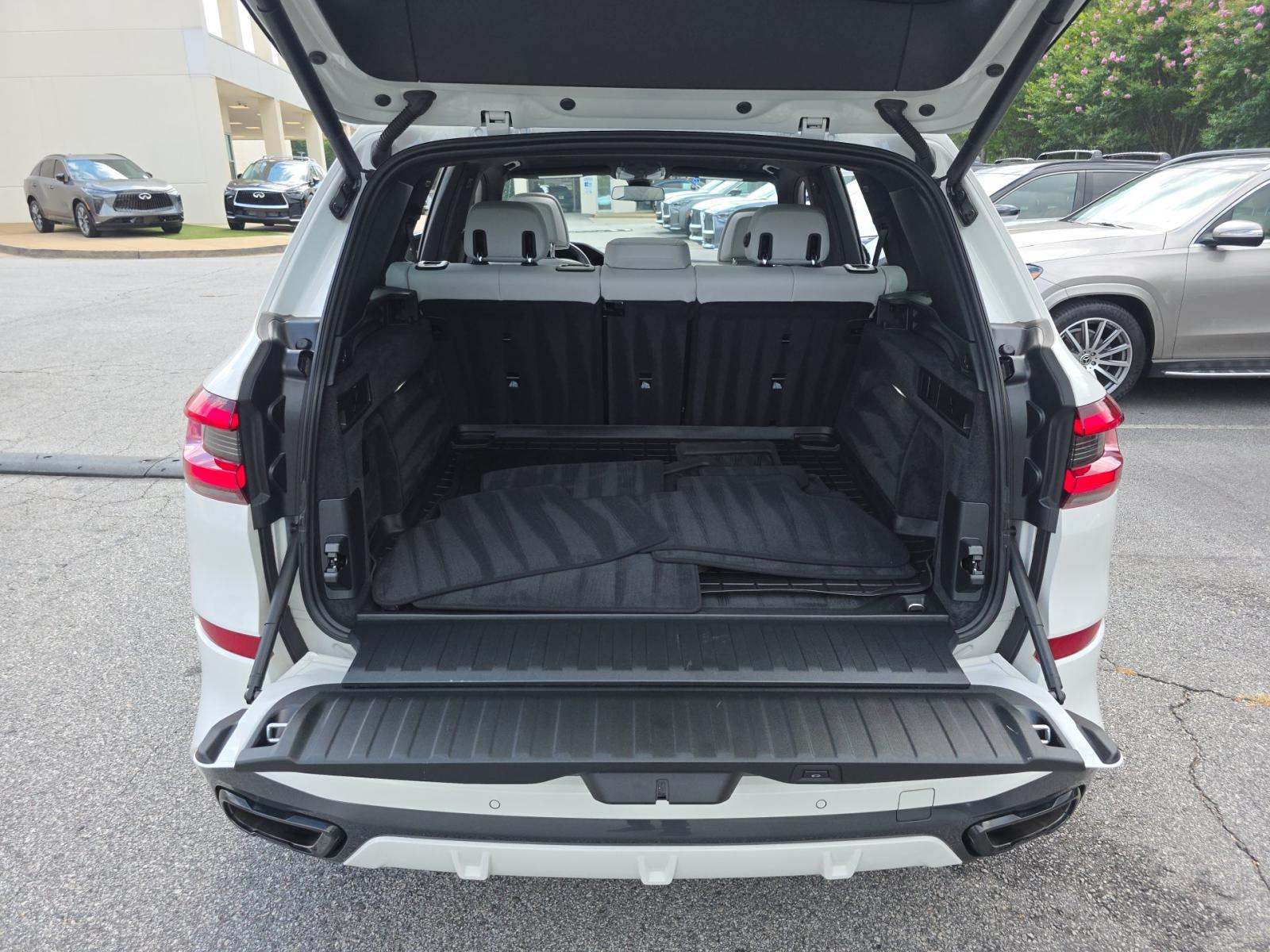 2023 BMW X5 M50i AWD