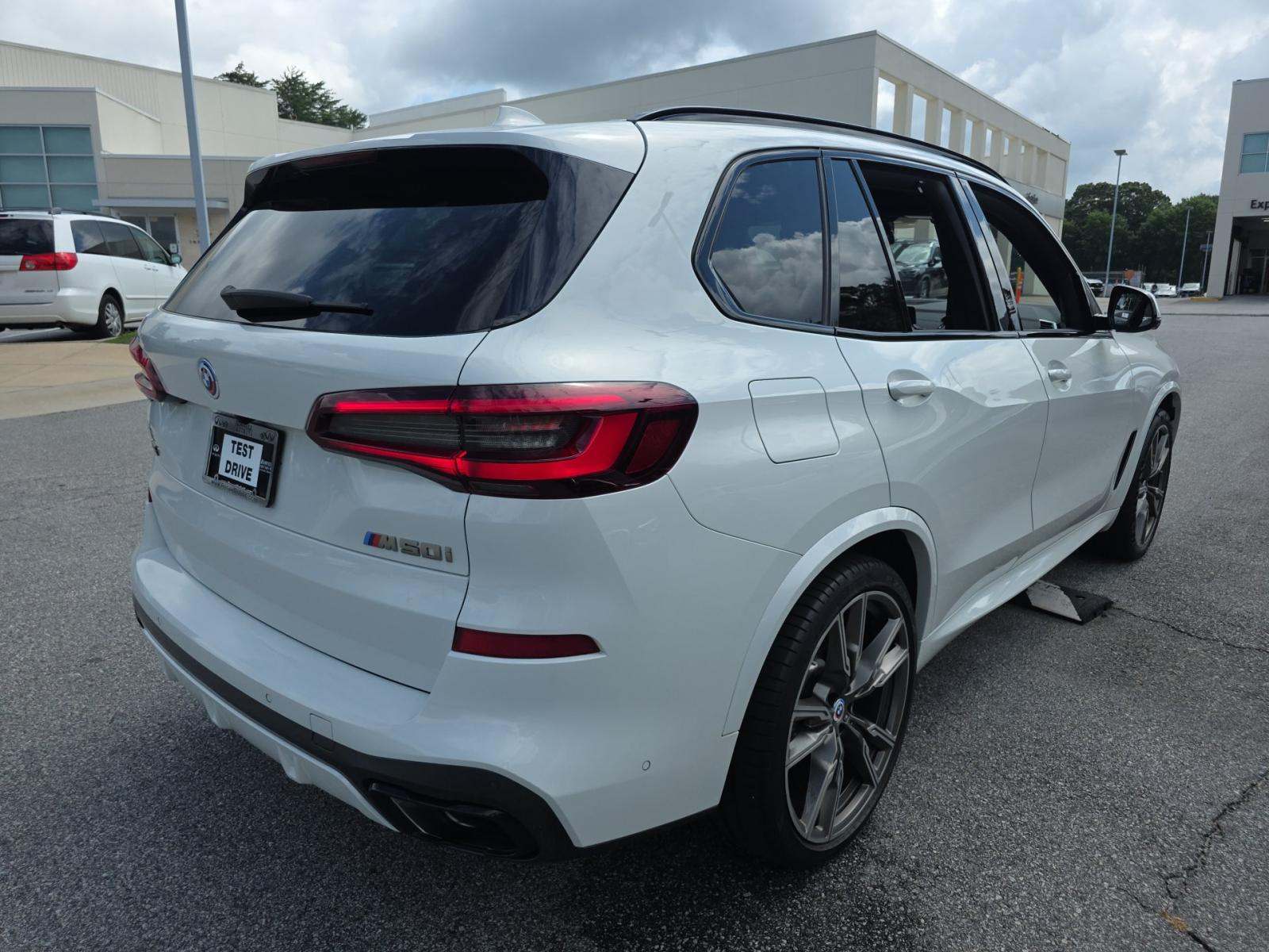 2023 BMW X5 M50i AWD