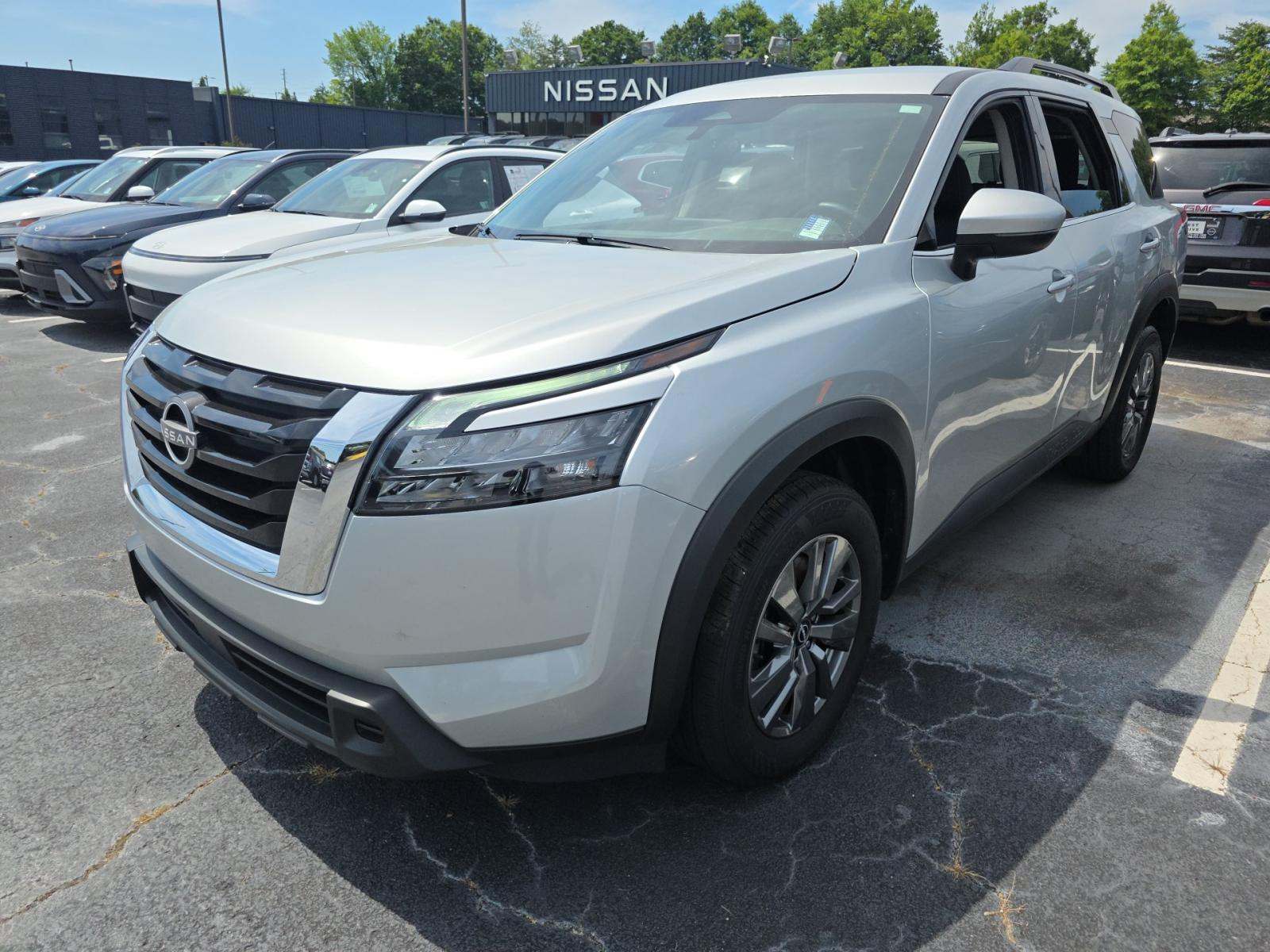 2025 Nissan Pathfinder SV AWD