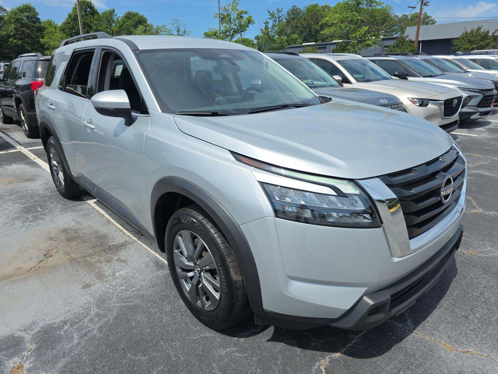 2025 Nissan Pathfinder SV AWD