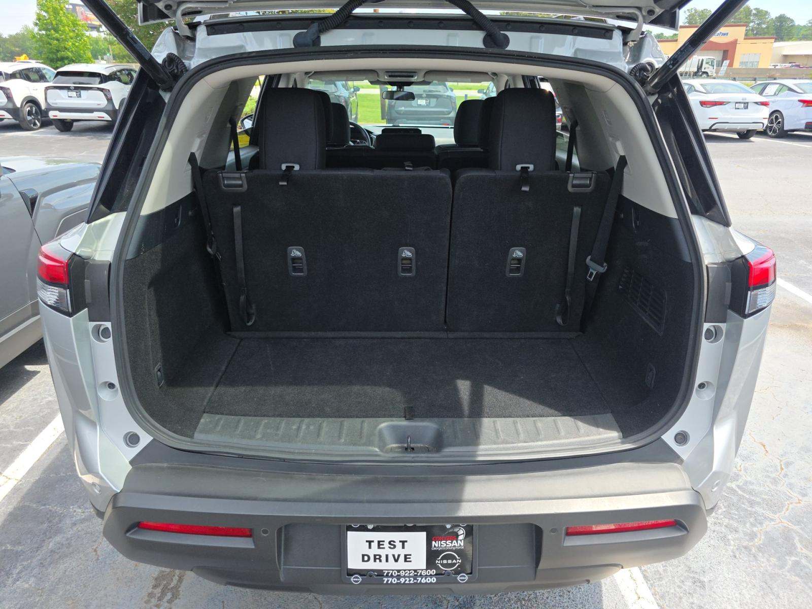 2025 Nissan Pathfinder SV AWD