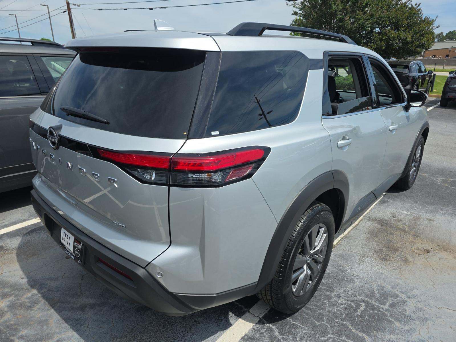 2025 Nissan Pathfinder SV AWD