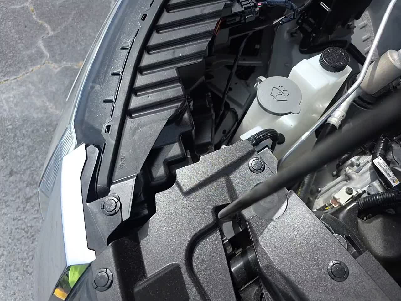 2025 Nissan Pathfinder SV AWD