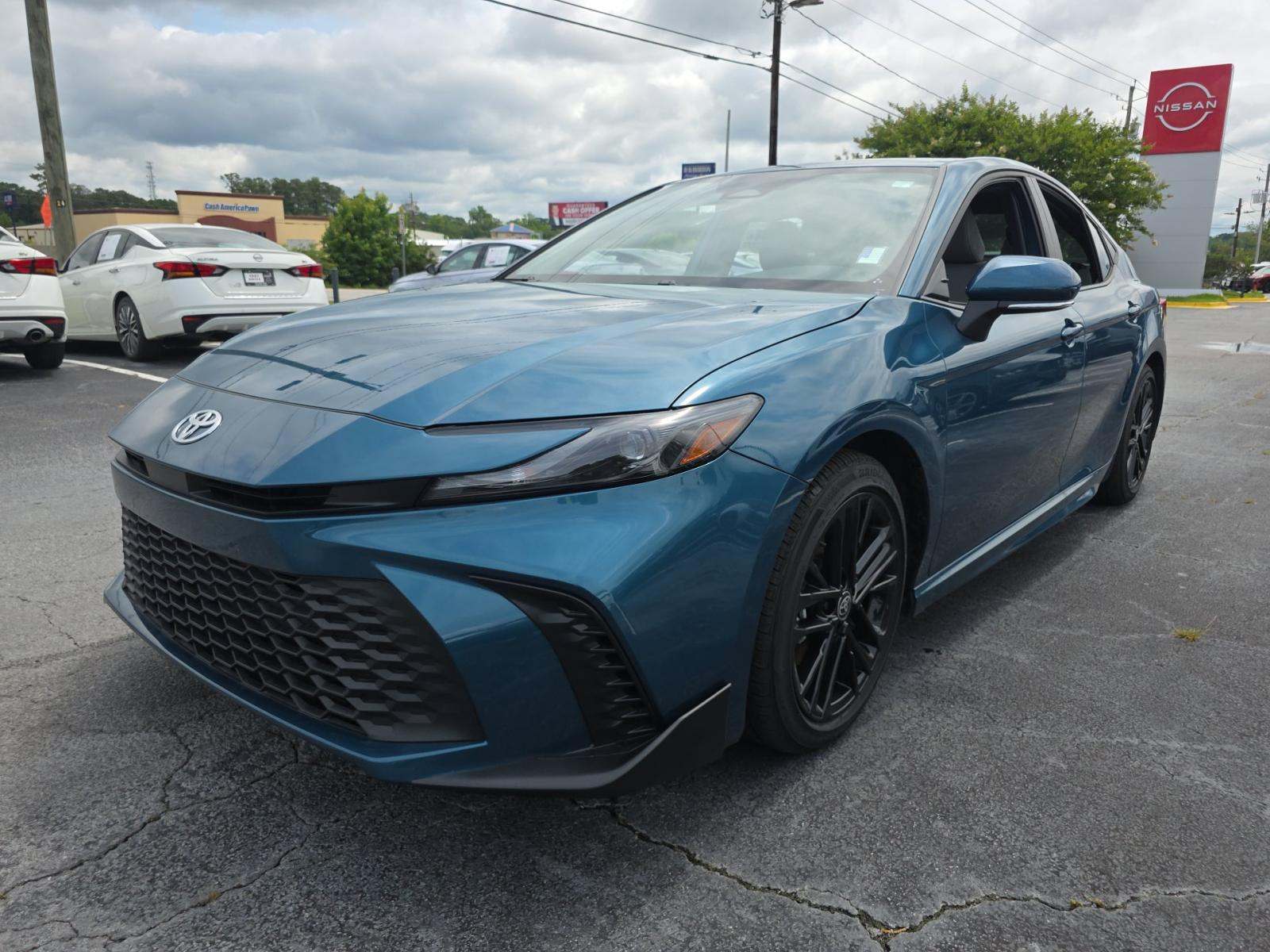 2025 Toyota Camry SE FWD