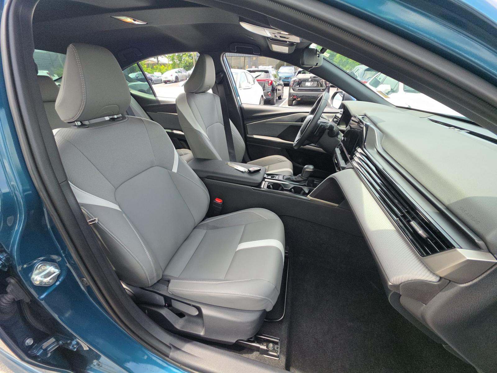 2025 Toyota Camry SE FWD