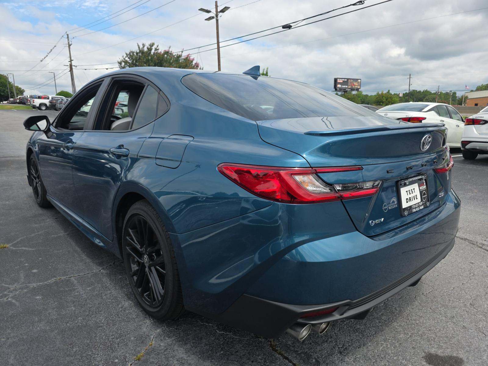 2025 Toyota Camry SE FWD