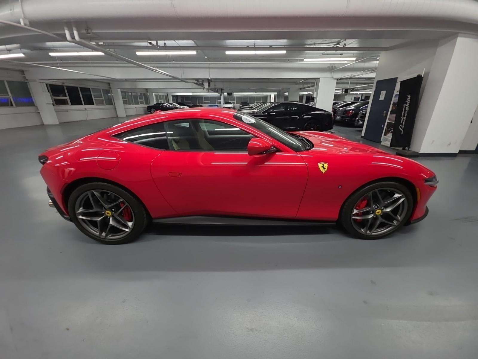 2022 Ferrari Roma Base RWD