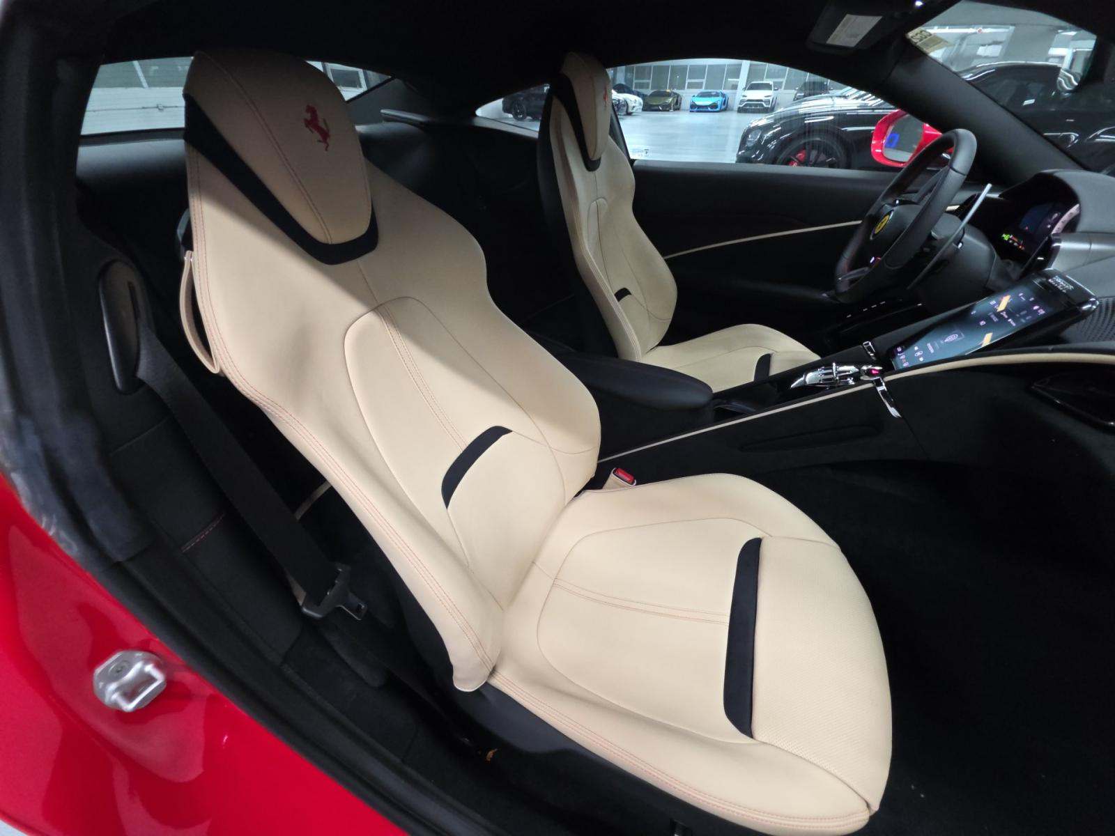 2022 Ferrari Roma Base RWD