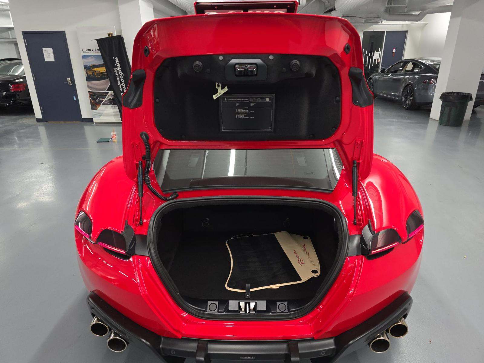 2022 Ferrari Roma Base RWD