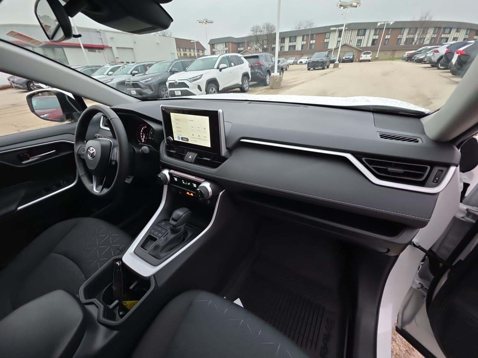 2025 Toyota RAV4 XLE AWD