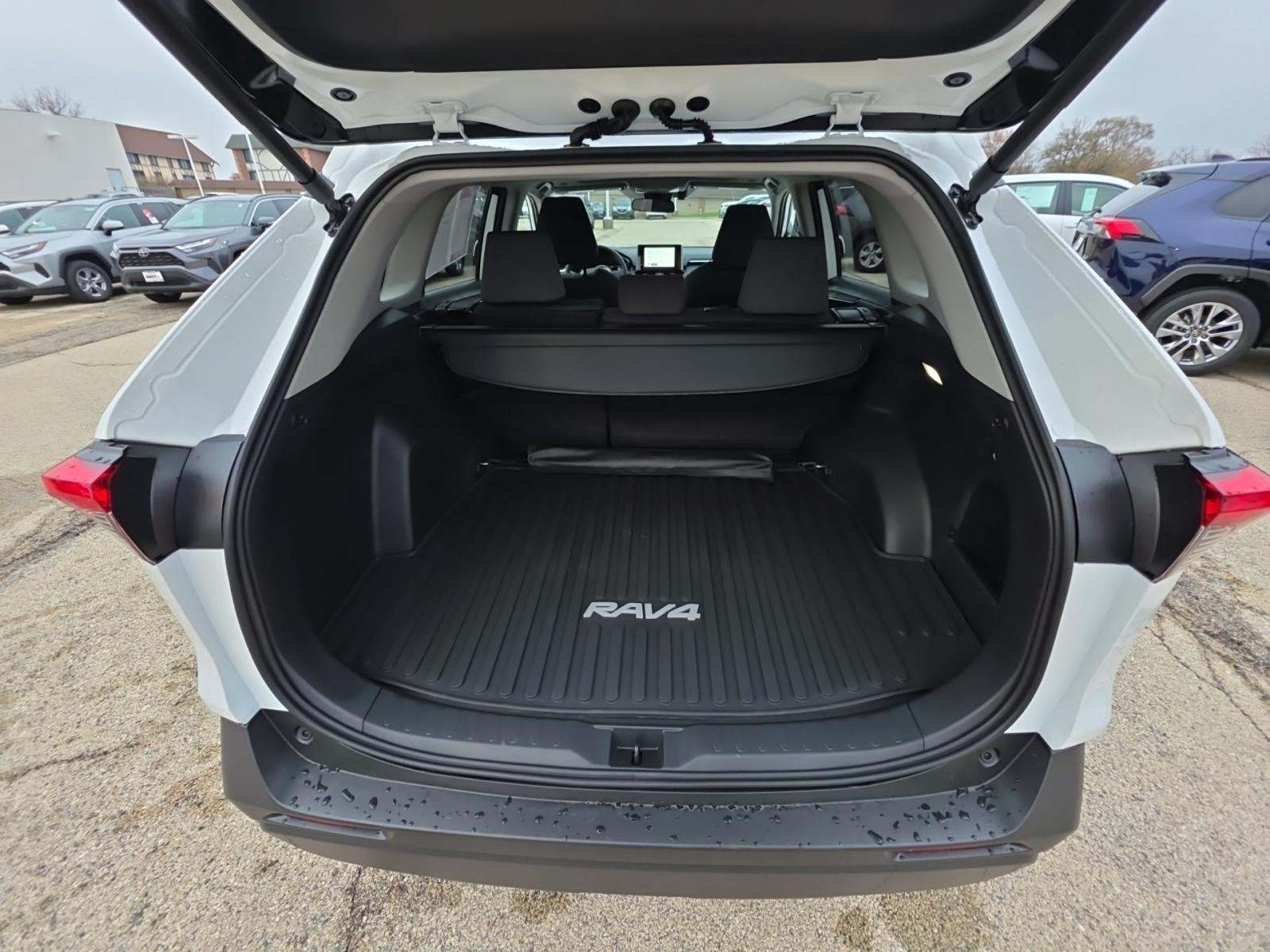 2025 Toyota RAV4 XLE AWD