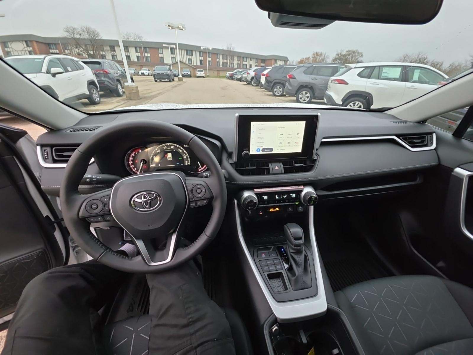 2025 Toyota RAV4 XLE AWD