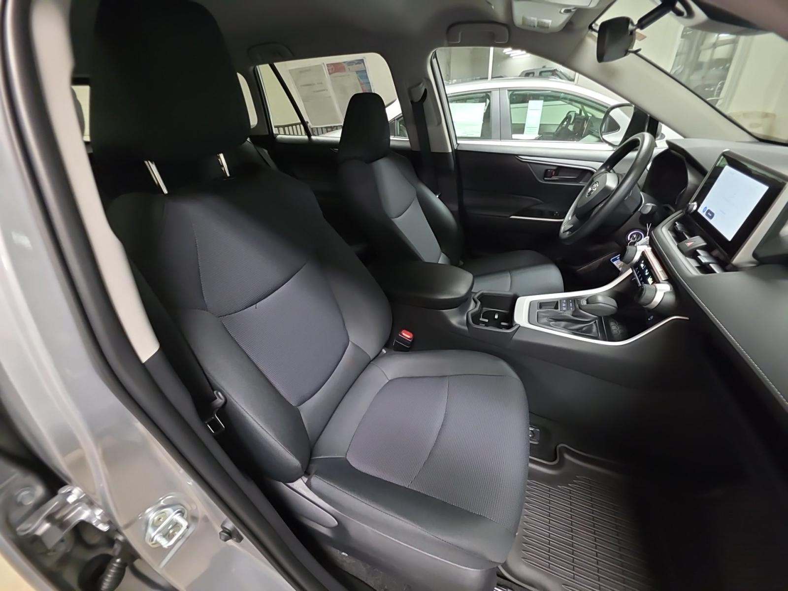 2025 Toyota RAV4 LE AWD