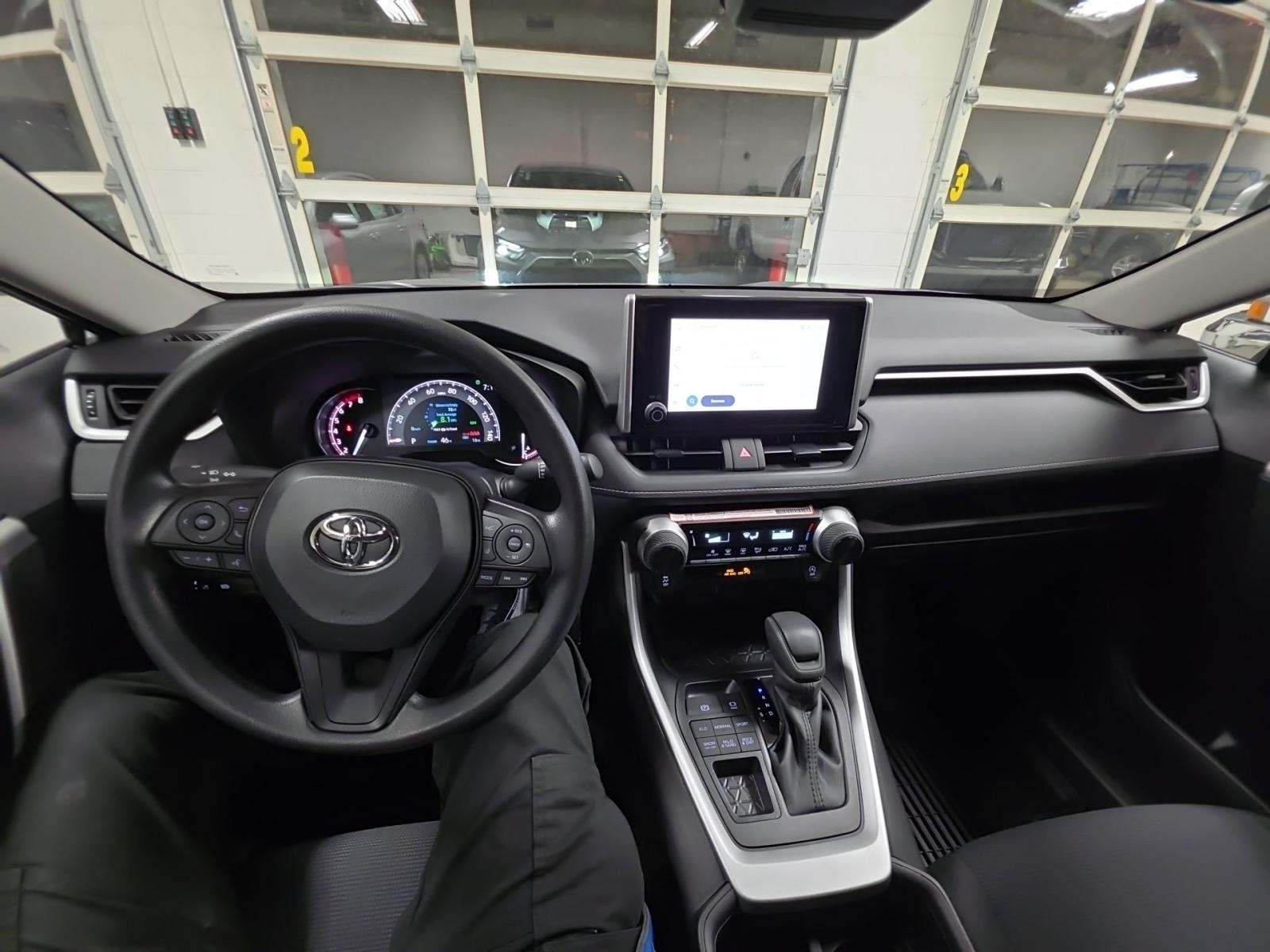 2025 Toyota RAV4 LE AWD