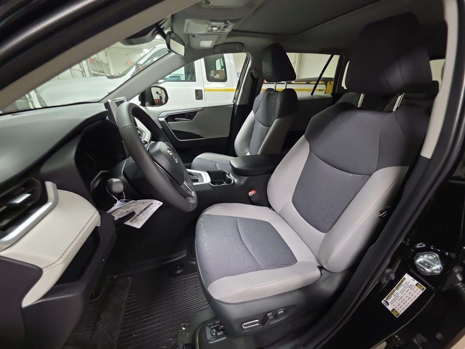 2025 Toyota RAV4 XLE AWD