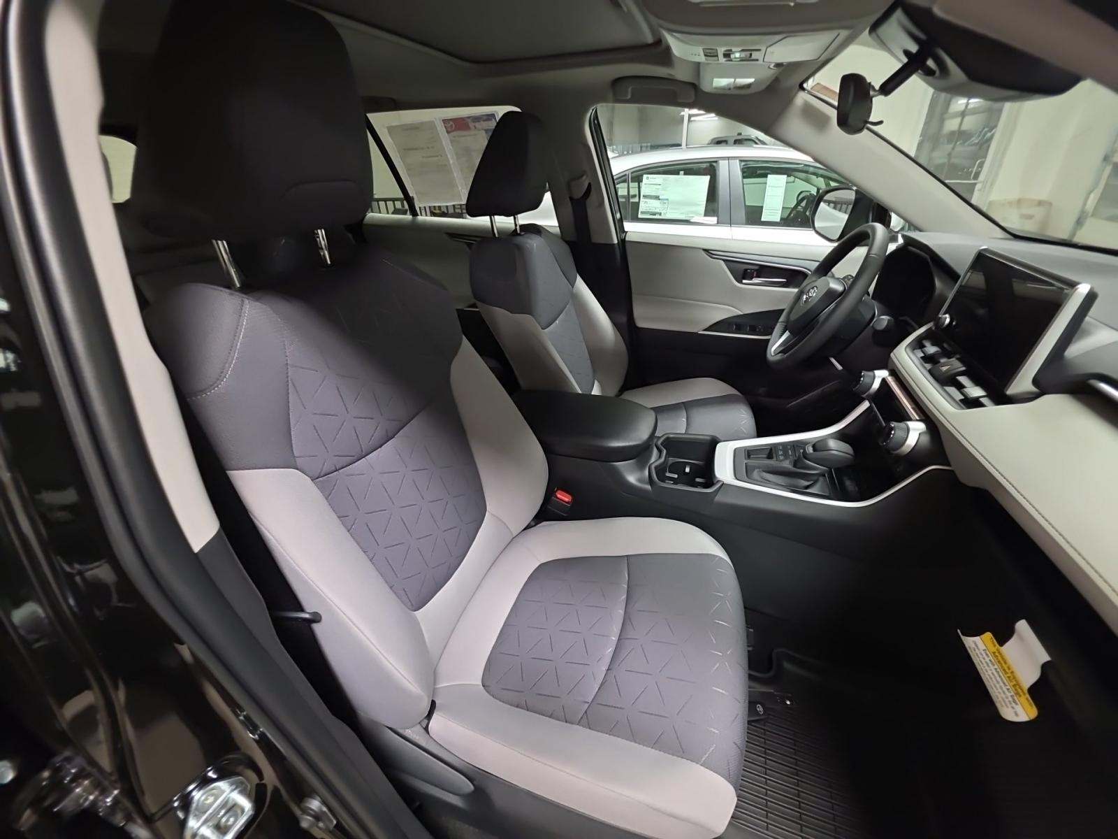 2025 Toyota RAV4 XLE AWD