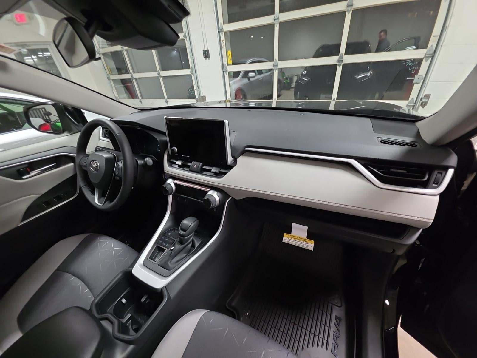 2025 Toyota RAV4 XLE AWD