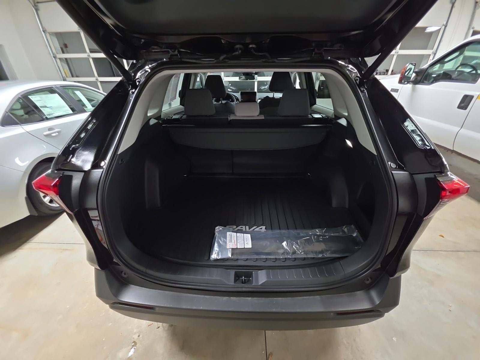 2025 Toyota RAV4 XLE AWD