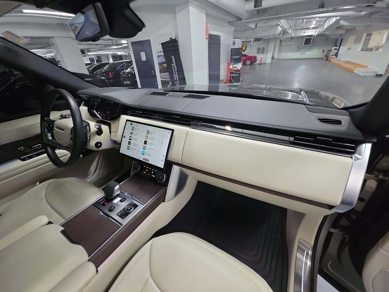 2023 Land Rover Range Rover SE AWD