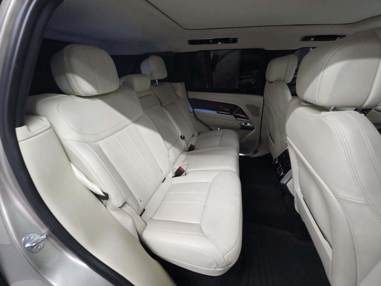 2023 Land Rover Range Rover SE AWD