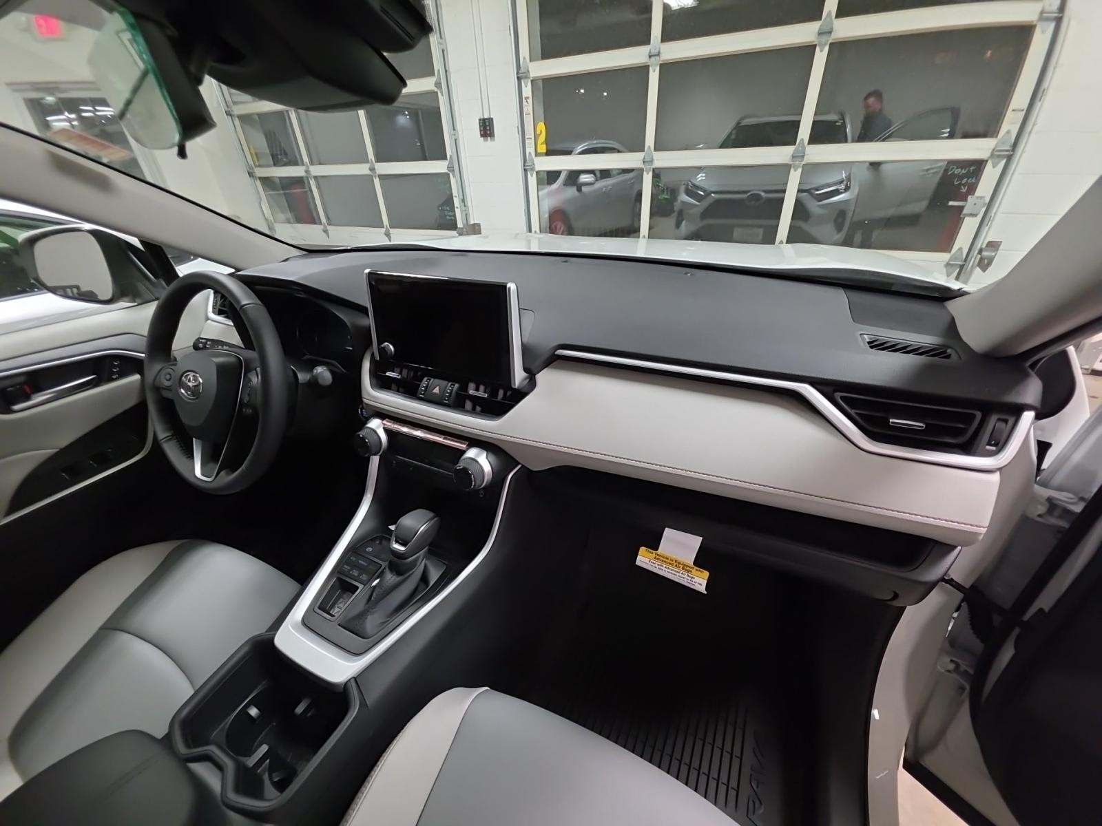 2025 Toyota RAV4 XLE Premium AWD