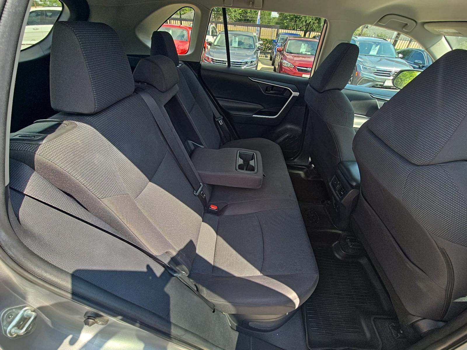 2020 Toyota RAV4 Hybrid LE AWD