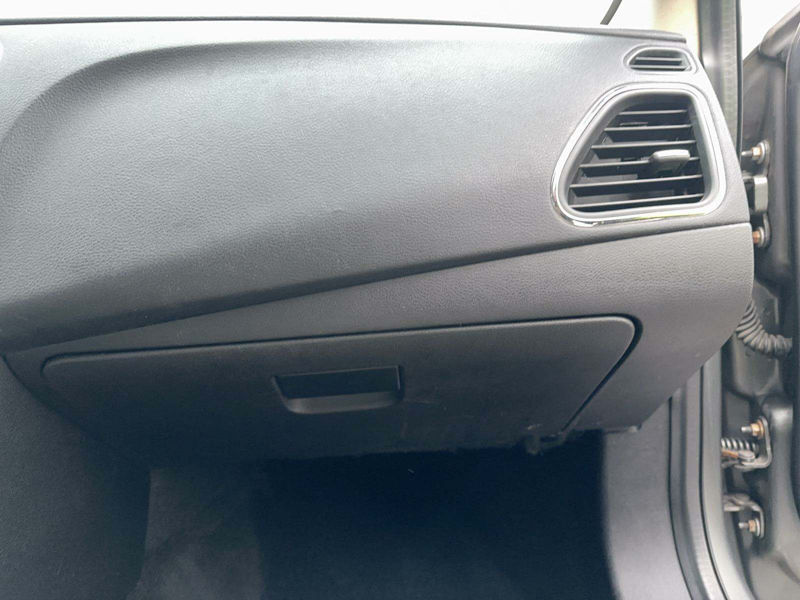 2012 Chrysler 200 Limited FWD