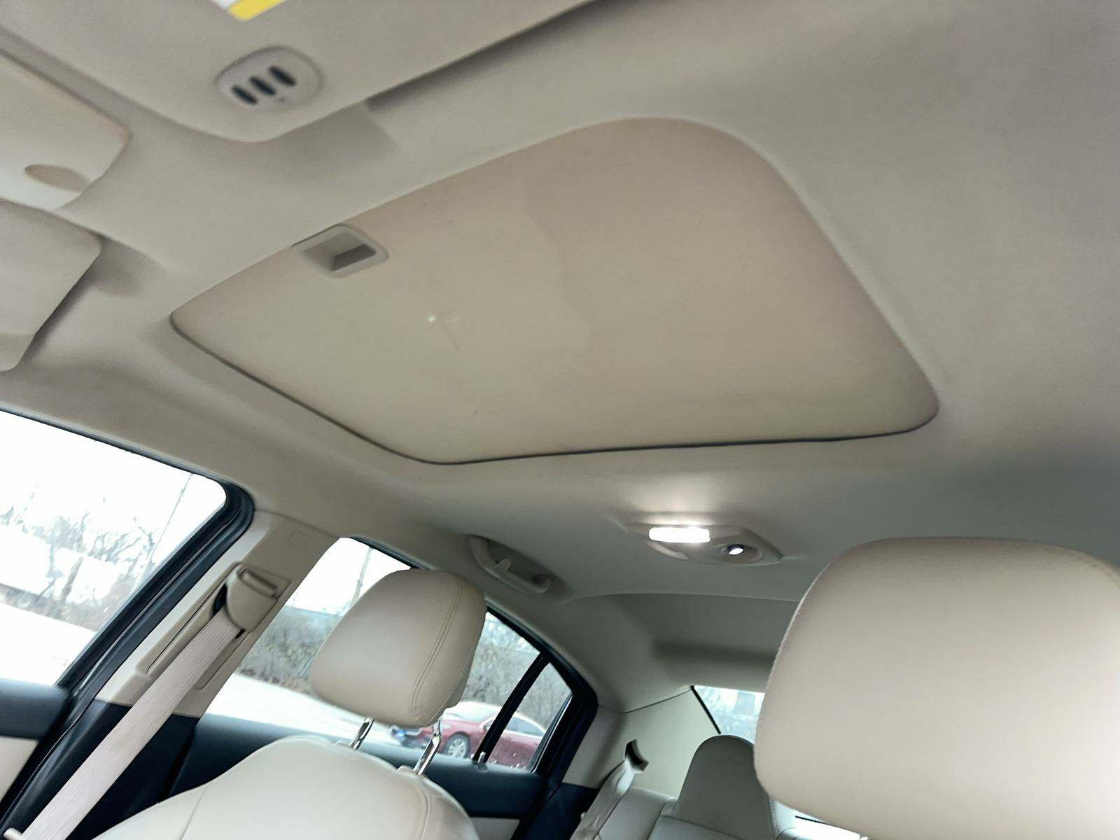 2012 Chrysler 200 Limited FWD