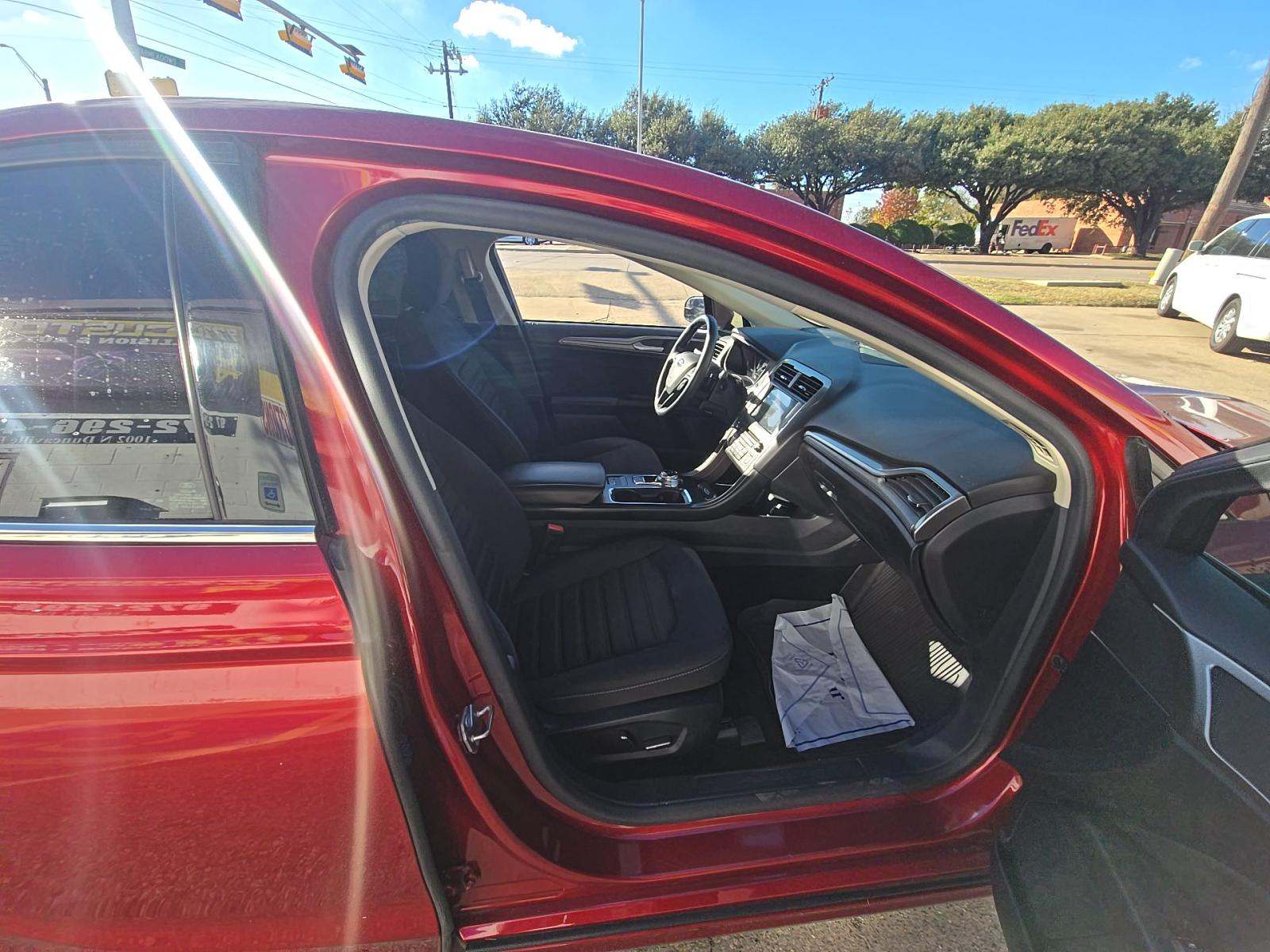 2018 Ford Fusion SE FWD