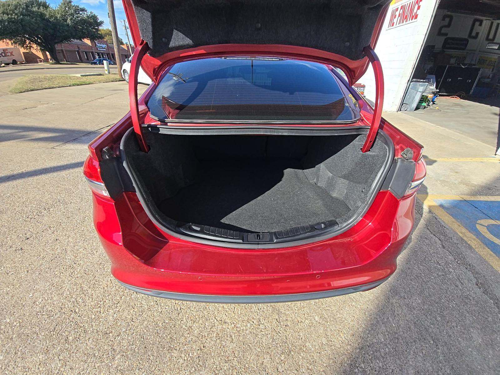 2018 Ford Fusion SE FWD