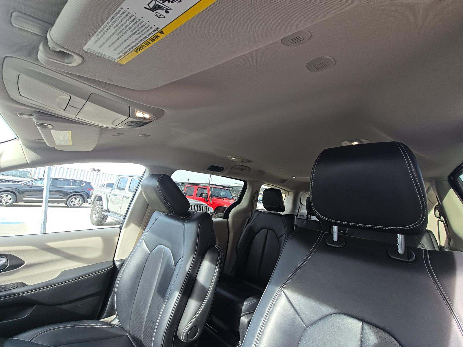 2024 Chrysler Pacifica Hybrid Select FWD