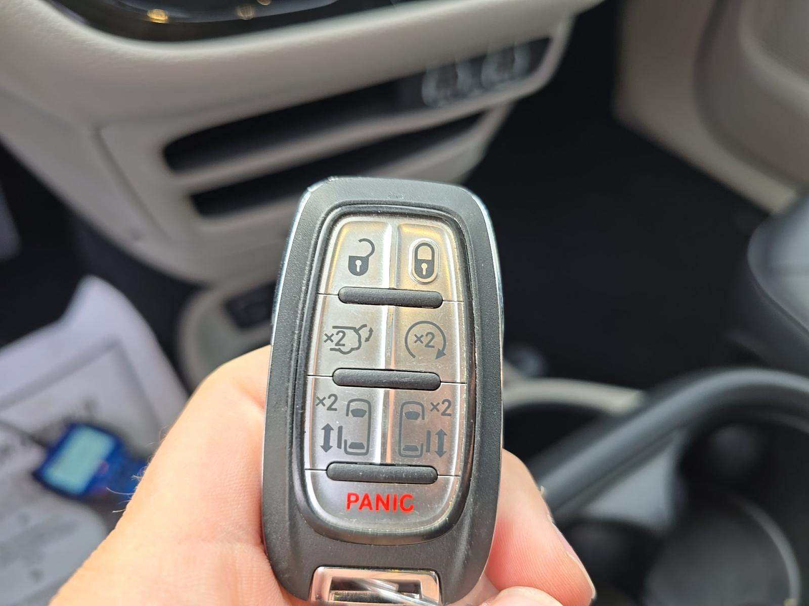 2024 Chrysler Pacifica Hybrid Select FWD