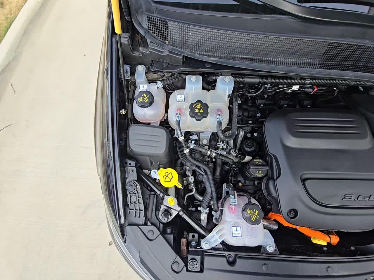 2024 Chrysler Pacifica Hybrid Select FWD