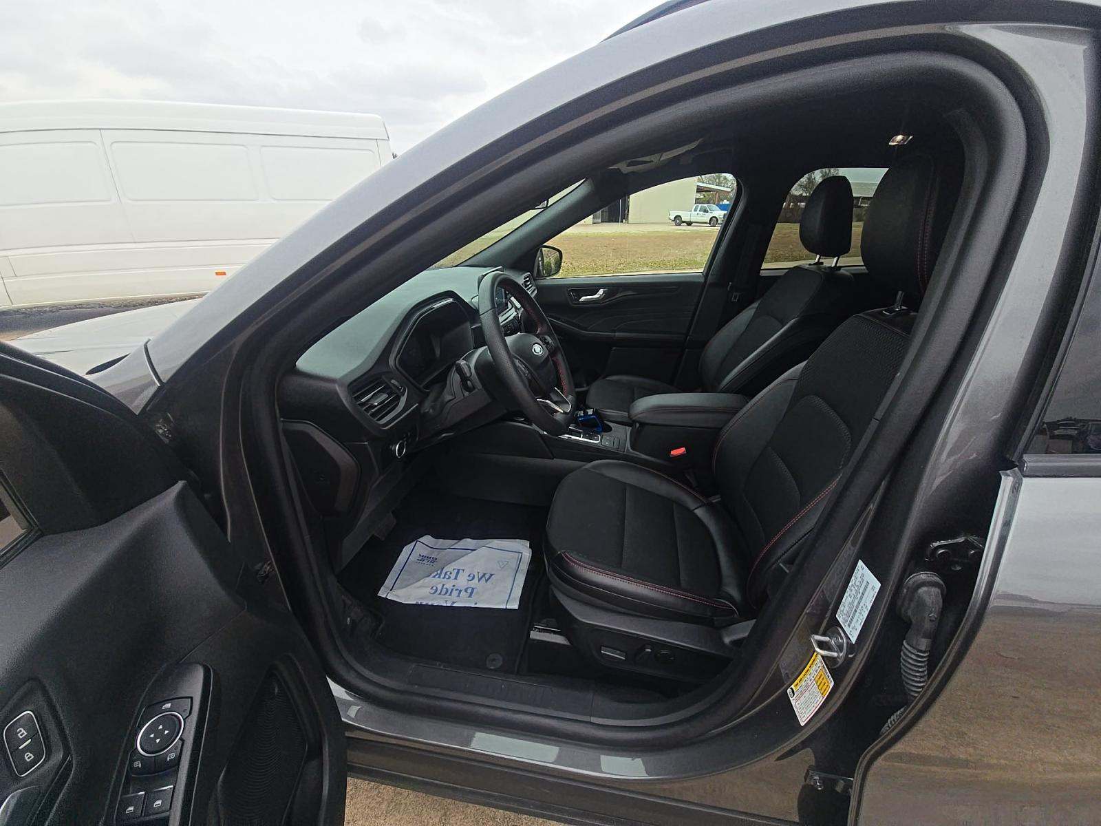 2025 Ford Escape ST-Line FWD