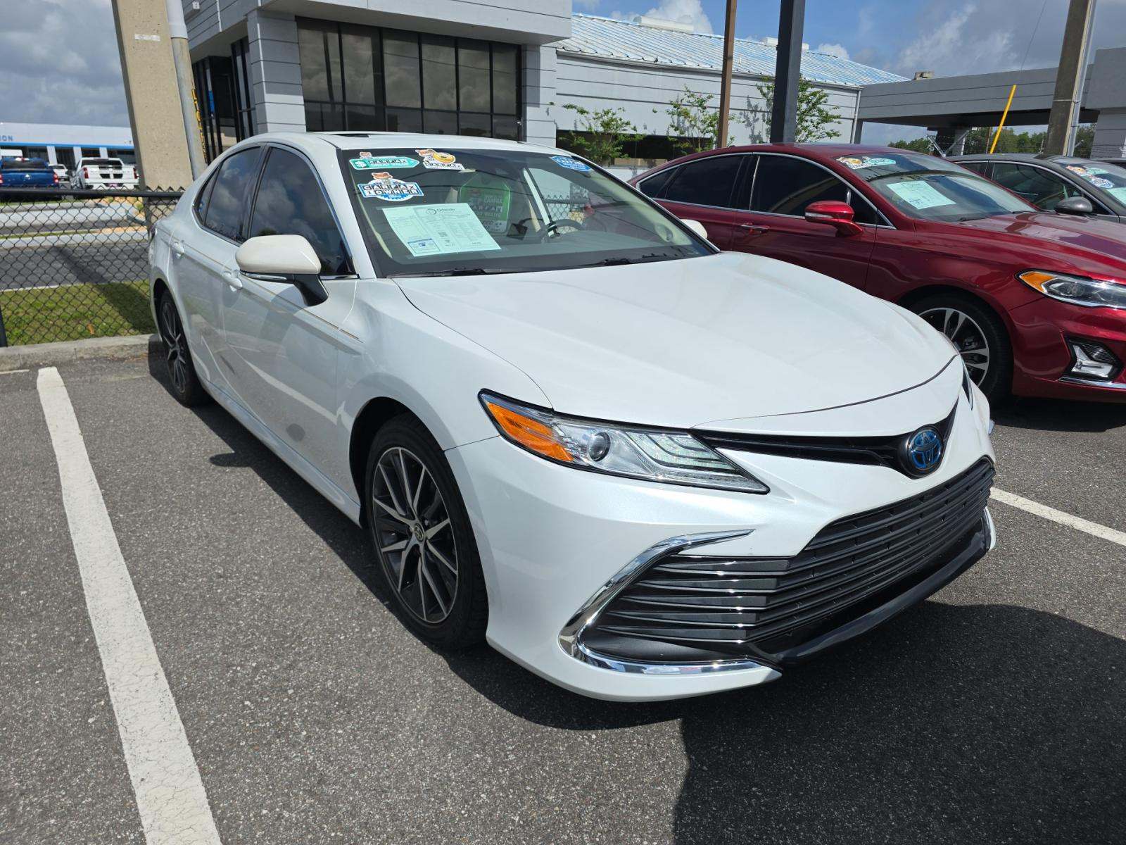 2022 Toyota Camry Hybrid XLE FWD