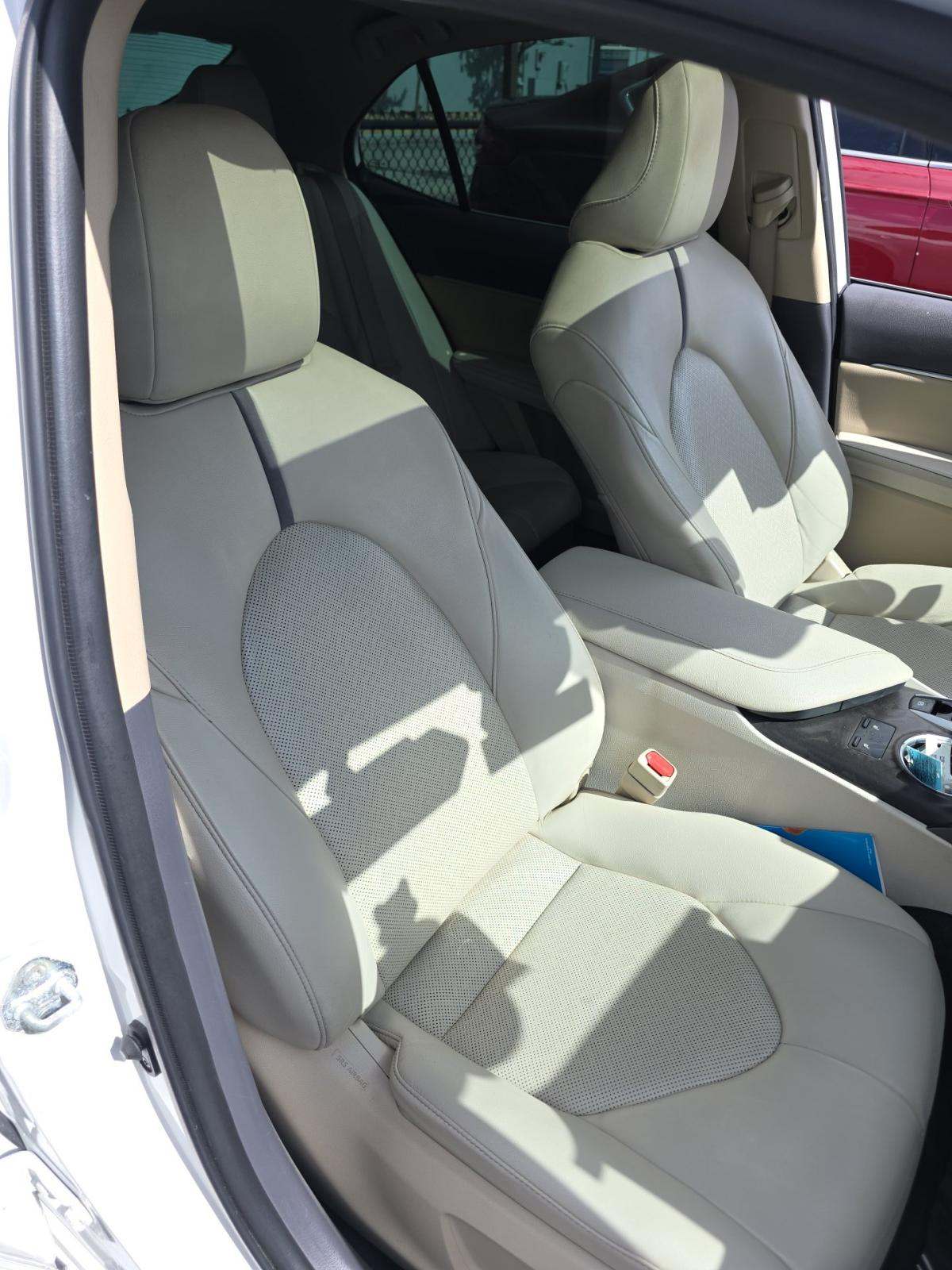2022 Toyota Camry Hybrid XLE FWD