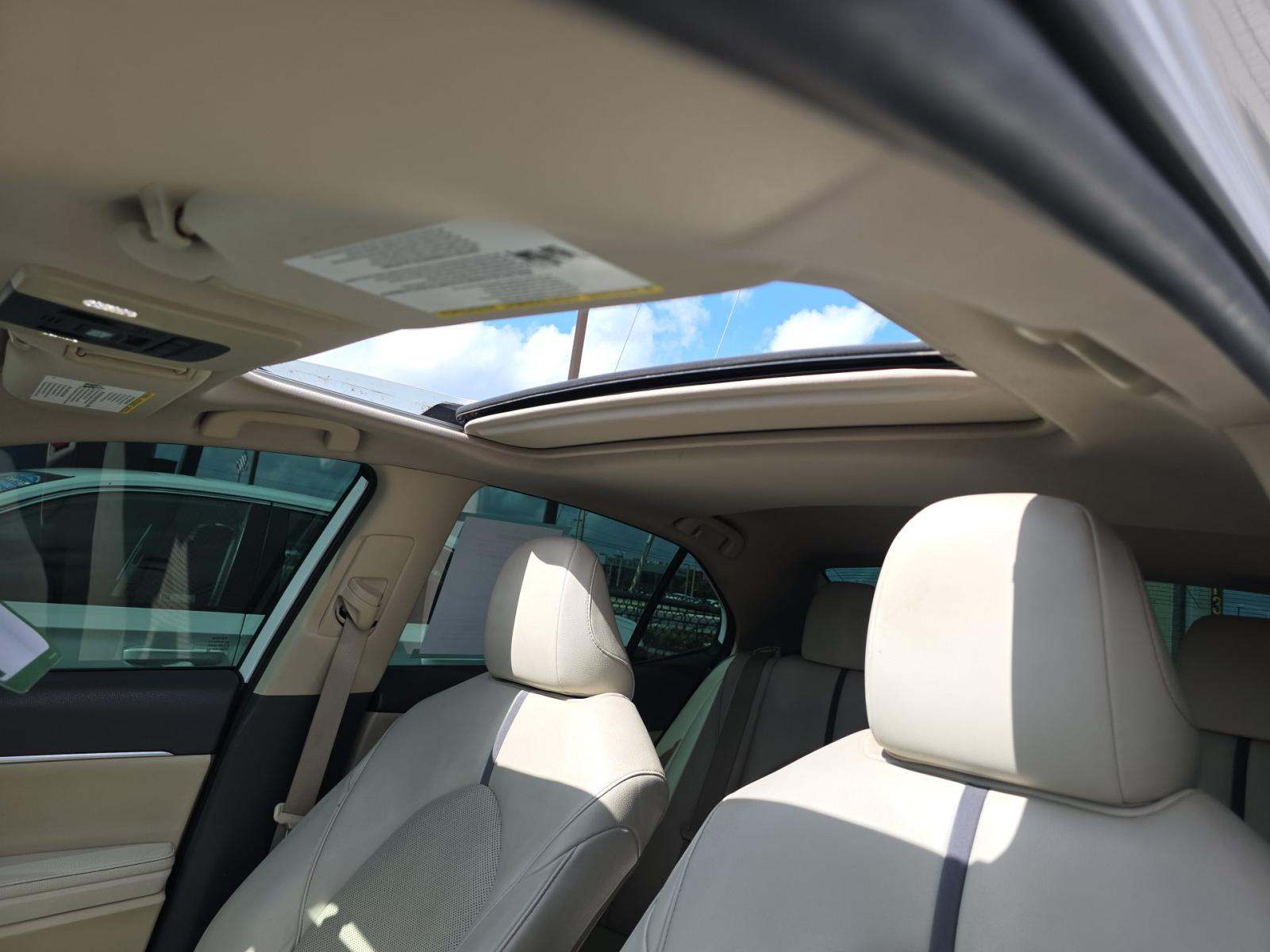 2022 Toyota Camry Hybrid XLE FWD