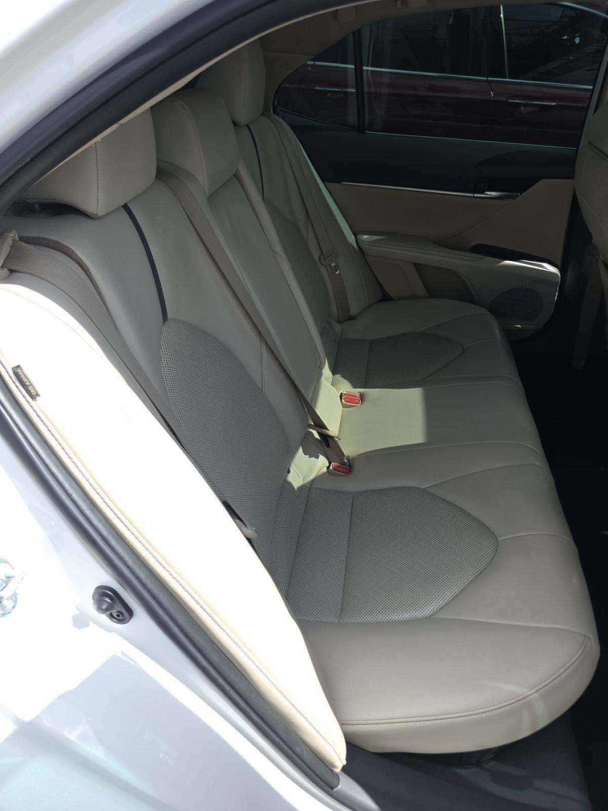 2022 Toyota Camry Hybrid XLE FWD