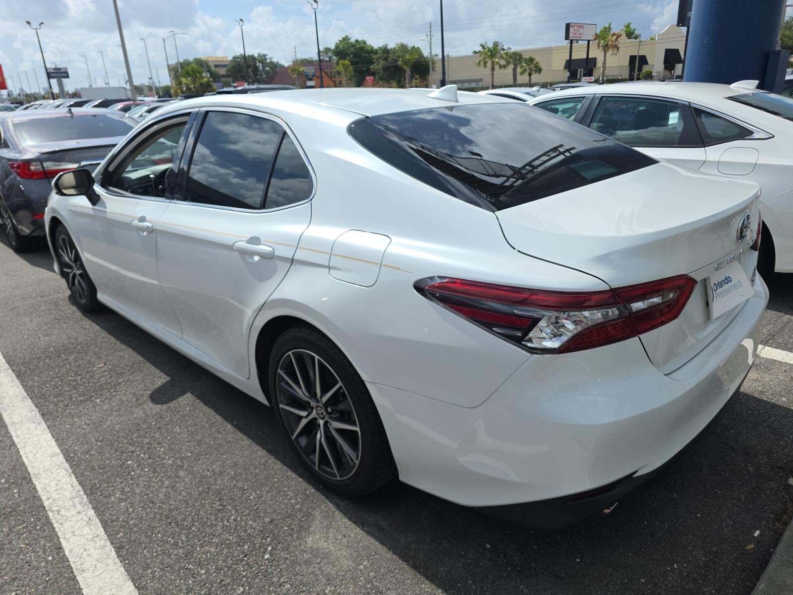 2022 Toyota Camry Hybrid XLE FWD