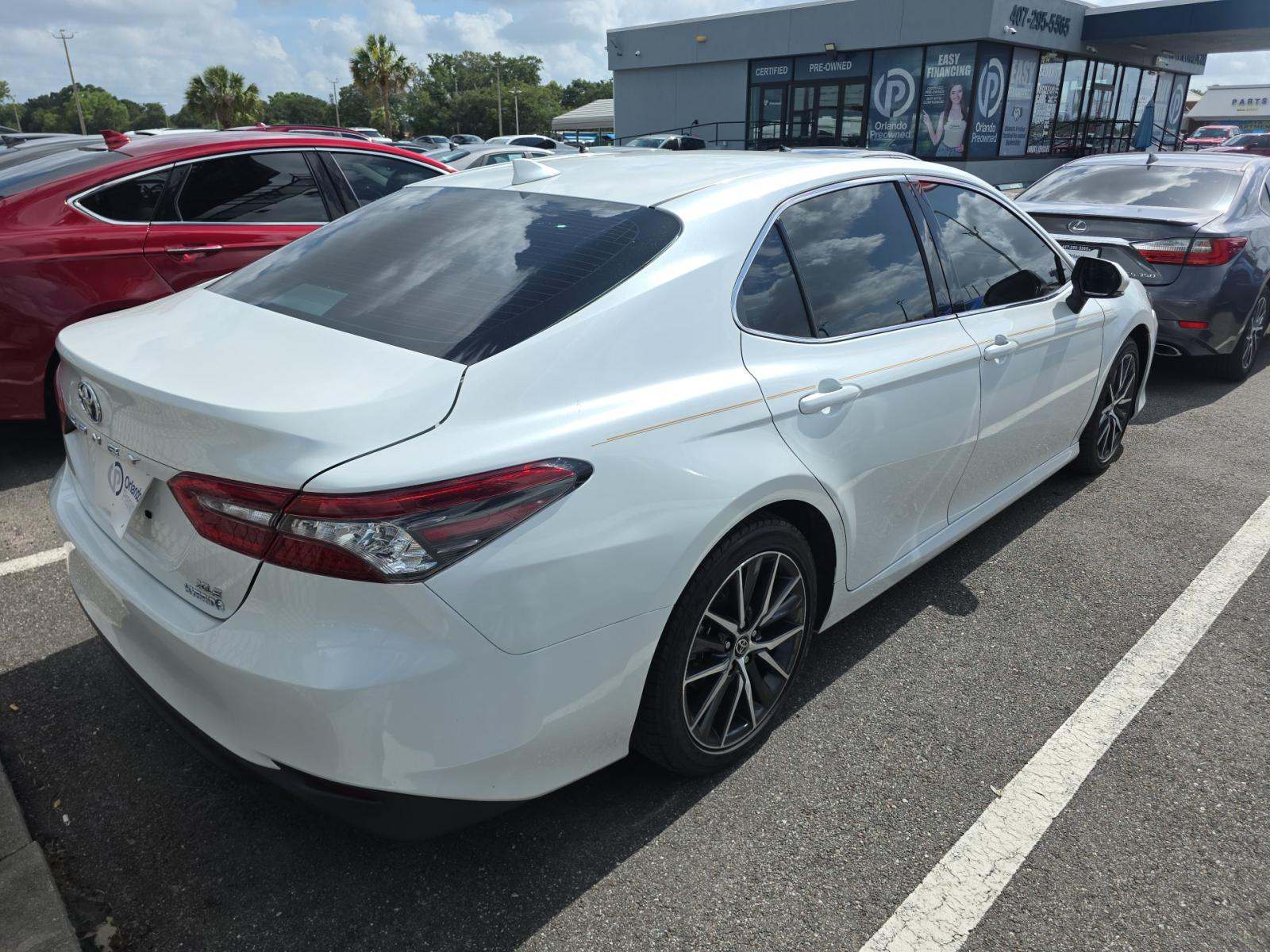 2022 Toyota Camry Hybrid XLE FWD