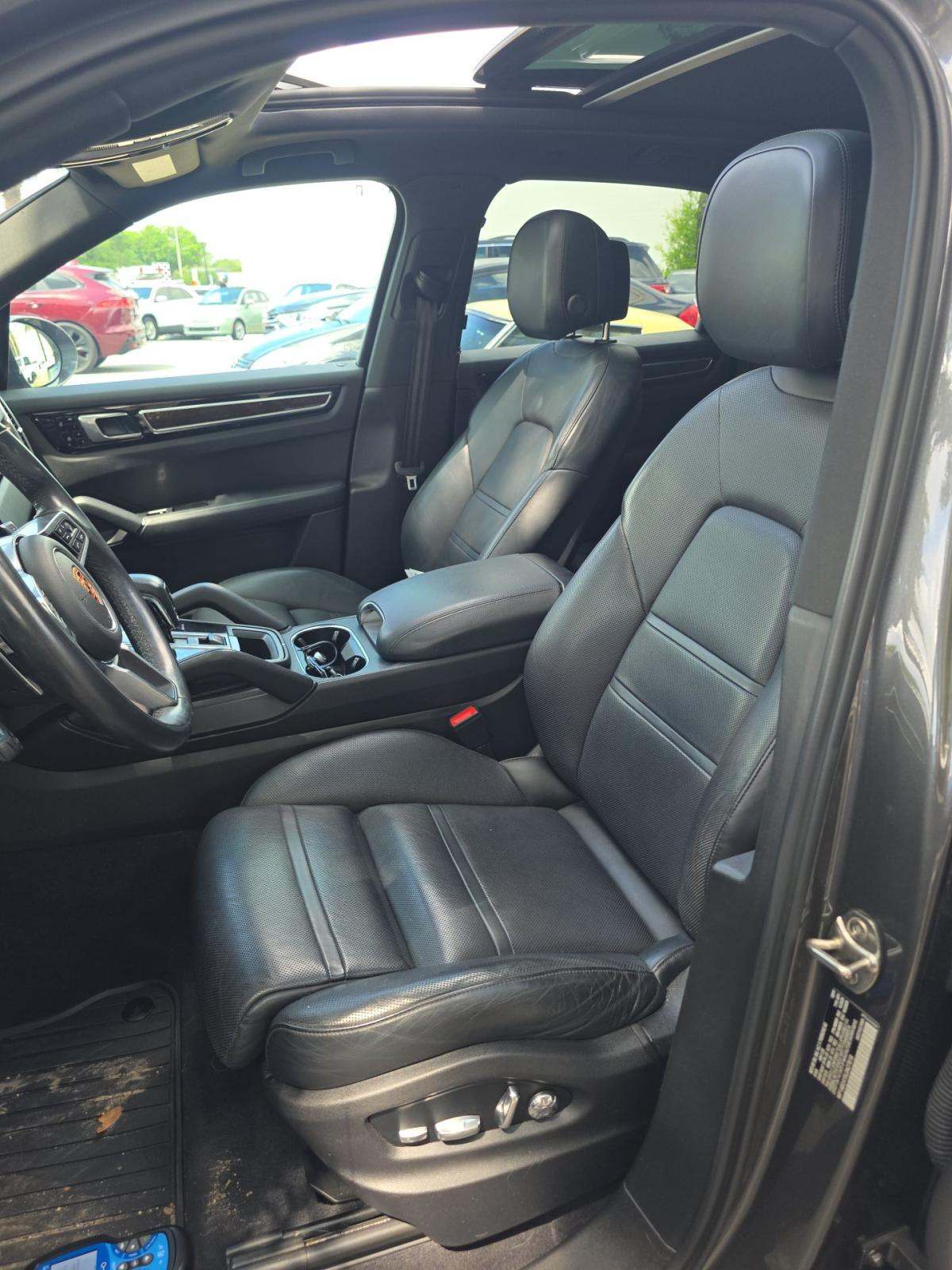 PORSCHE CAYENNE - 6