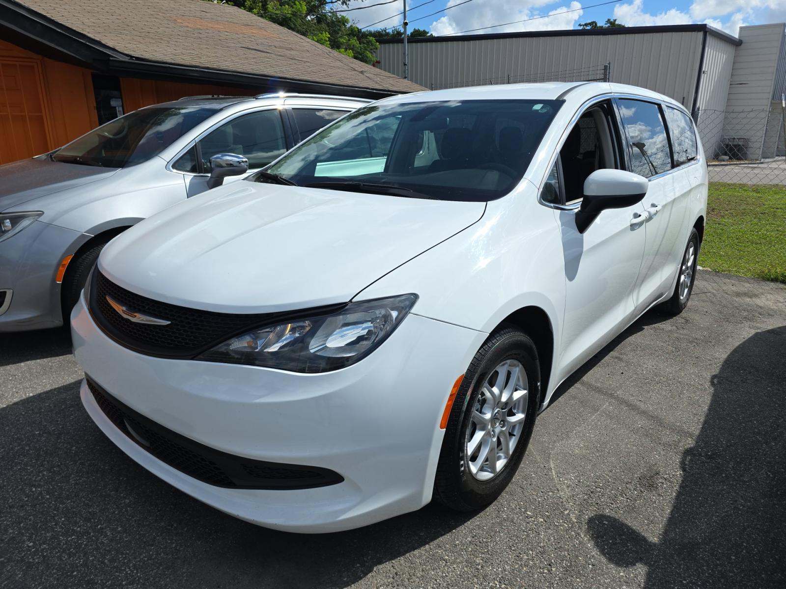 CHRYSLER VOYAGER - 1