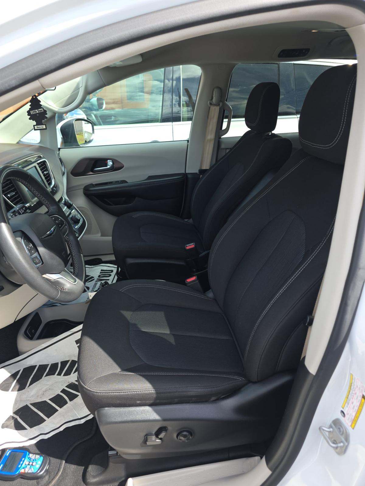 CHRYSLER VOYAGER - 6