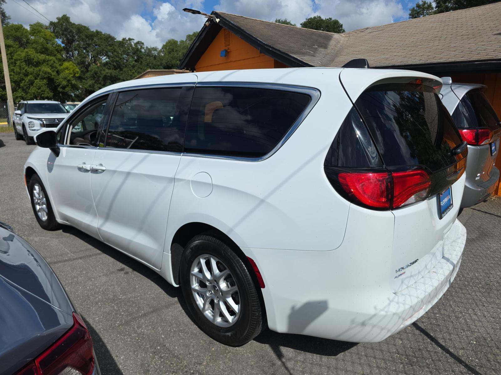 CHRYSLER VOYAGER - 2