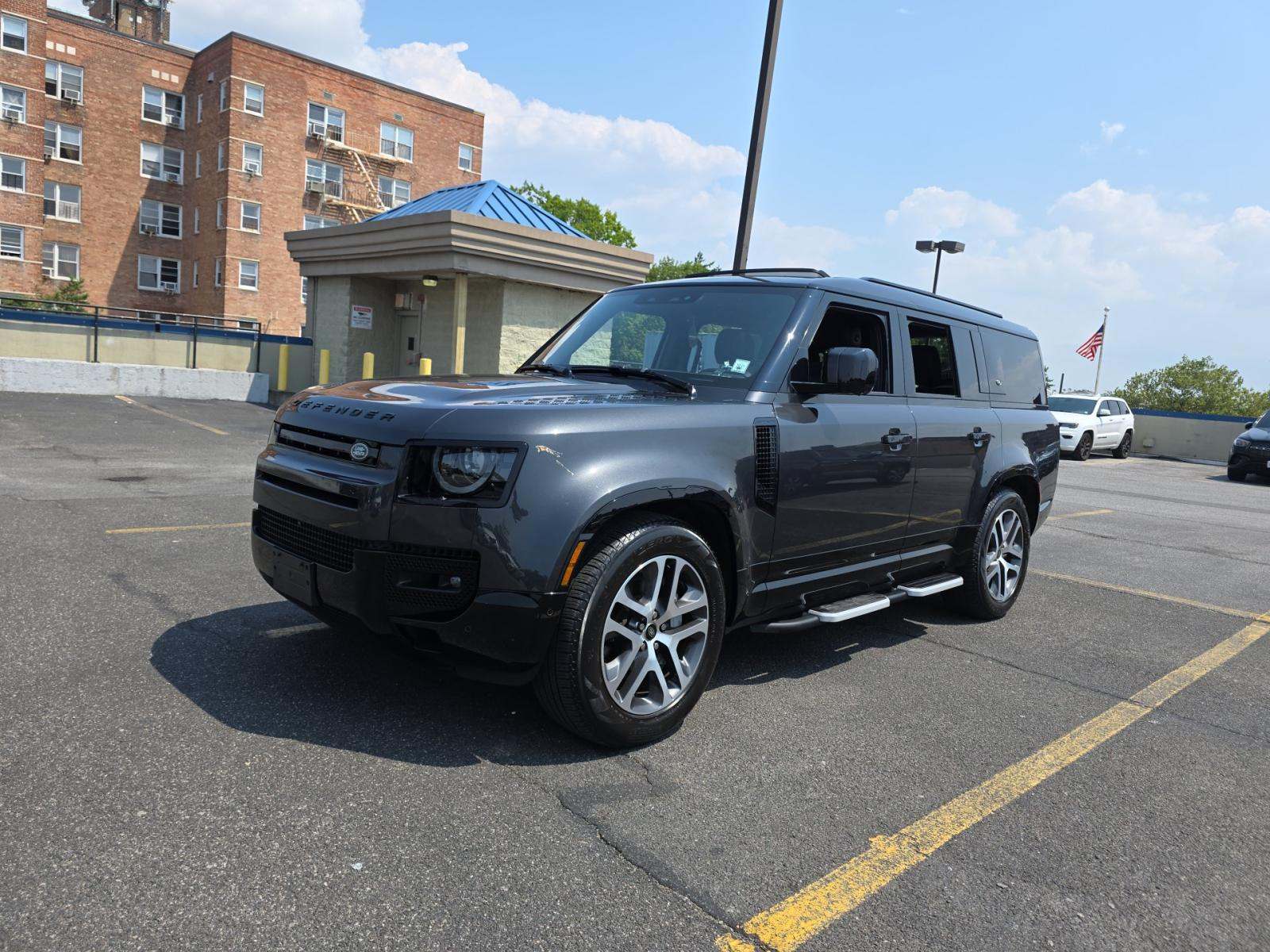 2024 Land Rover Defender 130 X-Dynamic SE AWD