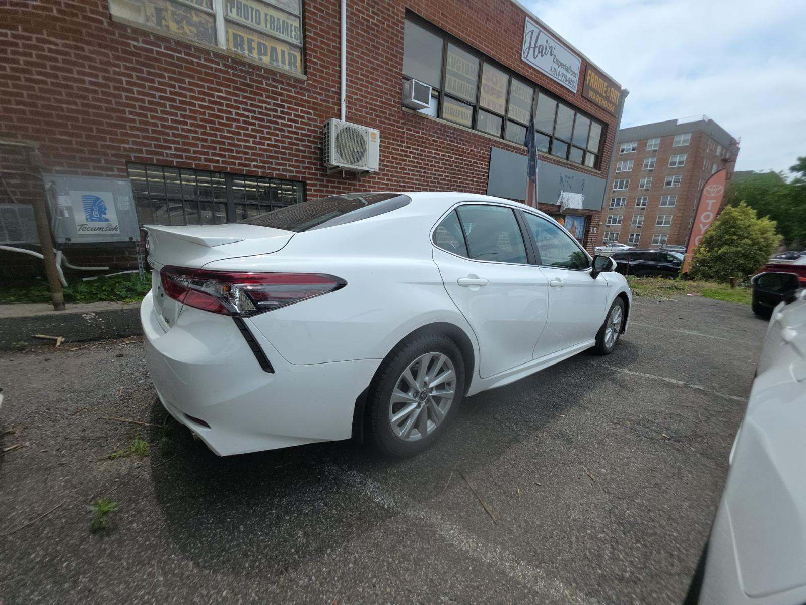 2023 Toyota Camry SE FWD