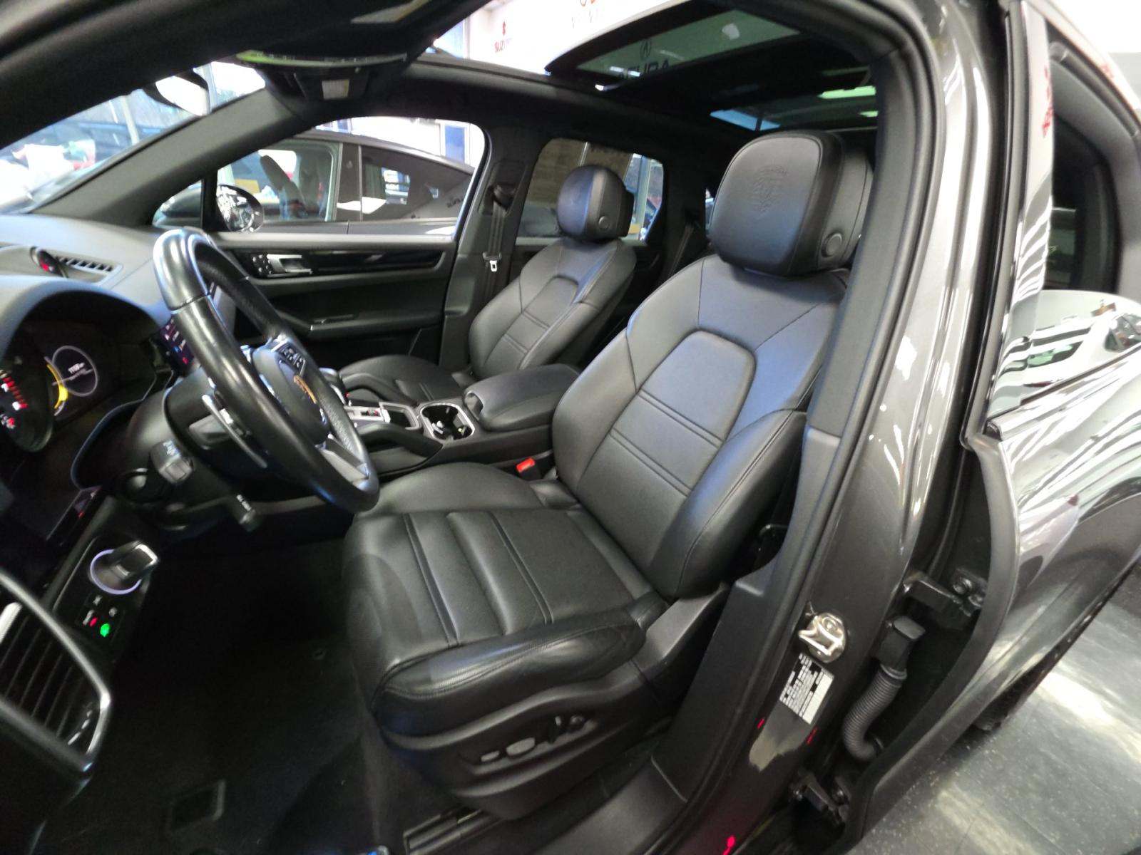 PORSCHE CAYENNE - 6