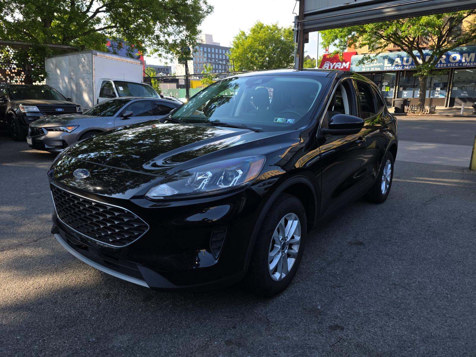 FORD ESCAPE - 1
